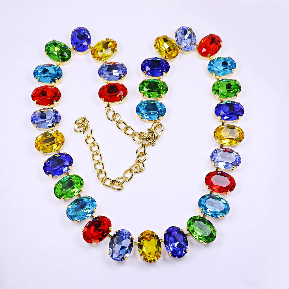 Ожерелье женское овальной формы колье с искусственными кристаллами разных