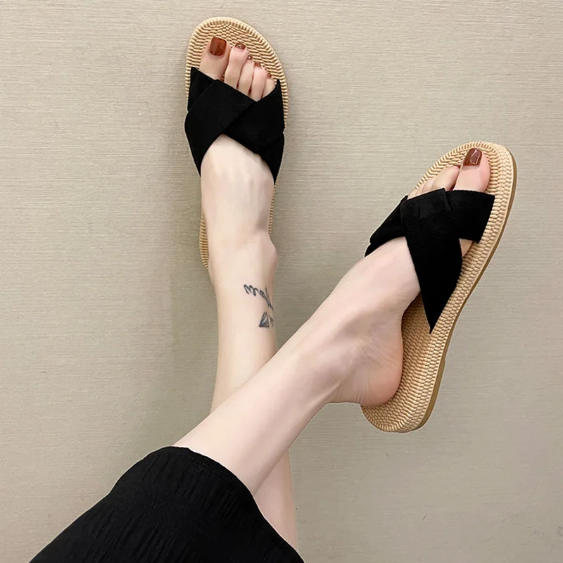 

Flock Shoes Woman 2021 Slippers For Swimming Pool Pantofle Luxury Slides Beach New Soft Designer Flat PU Fashion Rubber Rome