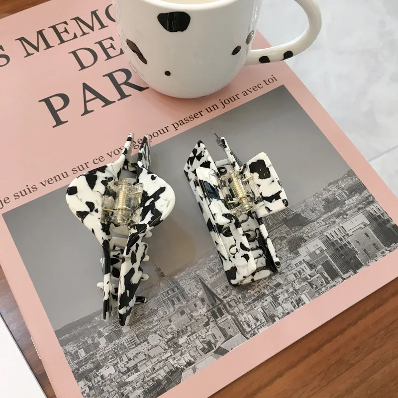 

Milk Cow Color Large Hair Claws Acrylic Hairpins Acetate Hair Clip Hollow Geometric Crab Barrettes Women Girl Hair Accessories