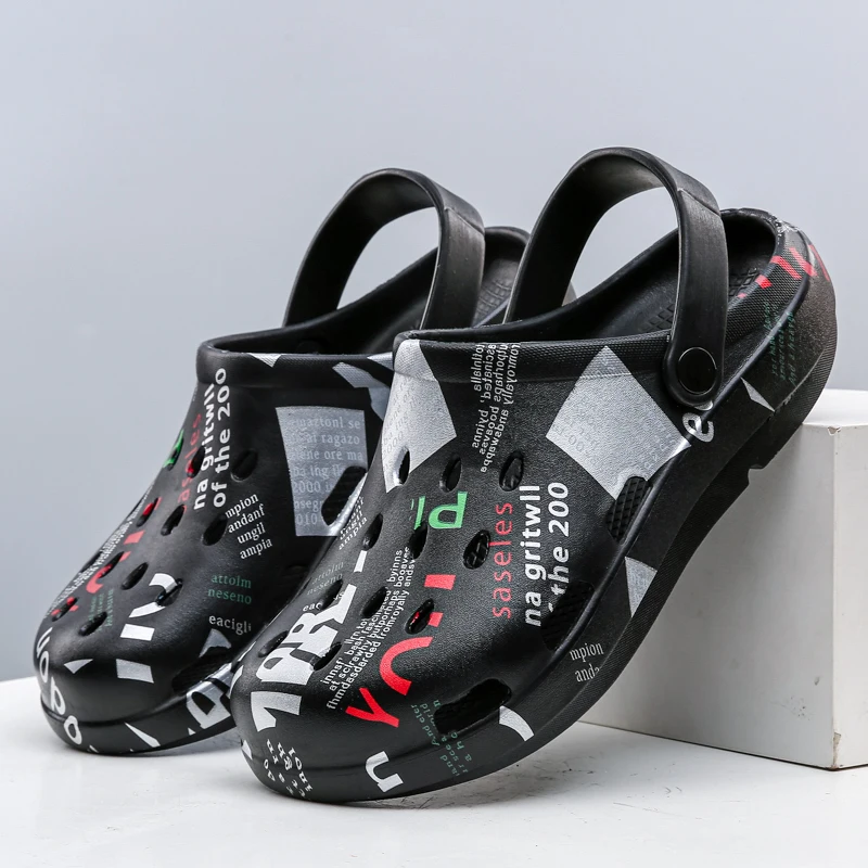 

New Summer New Men's Clogs Sandals Lightweight Breathable Beach Slippers Non-slip Mule Men Garden Clog Shoes Casual Flip Flops