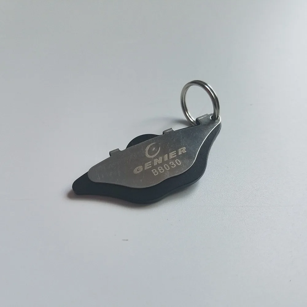 Инструмент для выравнивания тормозного суппорта легко установить правильный