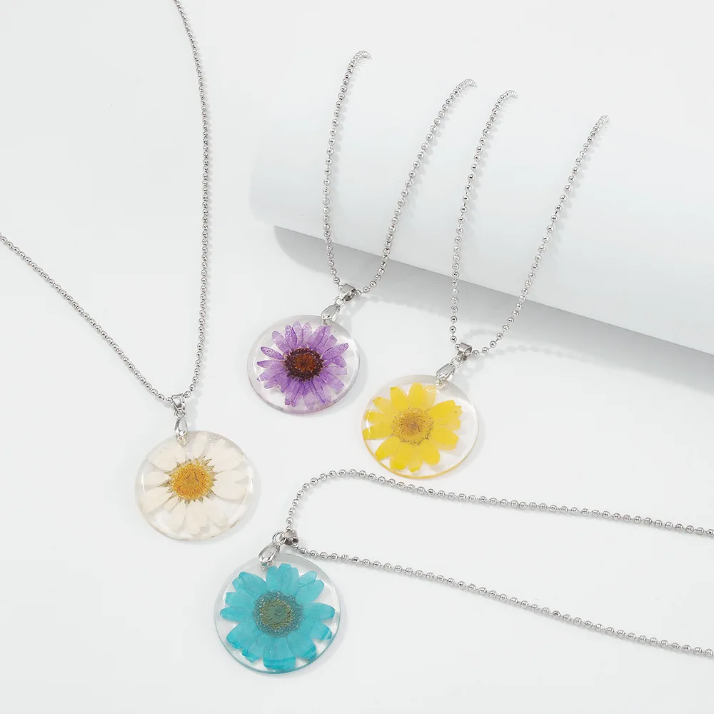 

Resin Flower Pendant Necklace for Women Party Korean Fashion Jewelry Round Charms Beads Chain Vintage Necklaces