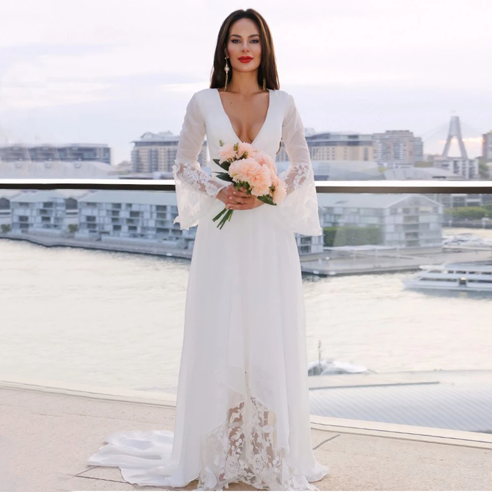 

Modest Beach Chiffon Wedding Gowns Long Flare Sleeve 2021 Sexy Deep V-Neck Lace Appliques Sweep Train Bridal Dresses