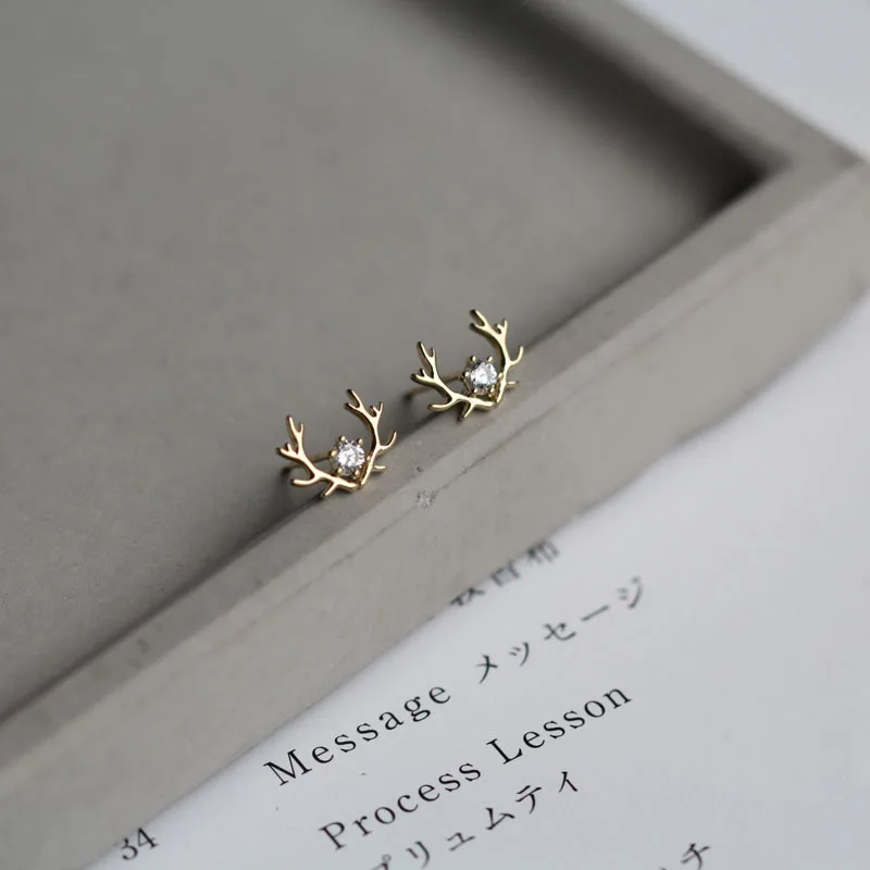 CMajor 9K Solid Gold Earring Fashion Temperament Delicate Personality Antler Shape Minimal Simple Stud Earrings Gift for Women