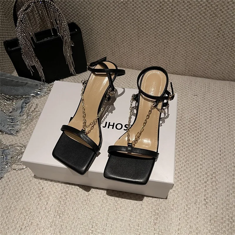 

Recommend 2021 spring and summer new style square lace up open toe Roman high heels chain with sandals