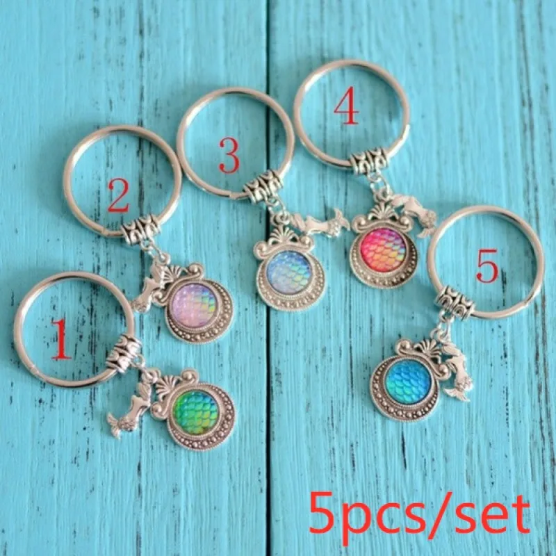 

5Pcs Set Fashion Sitting Mermaid And 5 Color Shimmery Fish Scale Charm Keychain Keyrings For Women Girls Jewelry Gifts