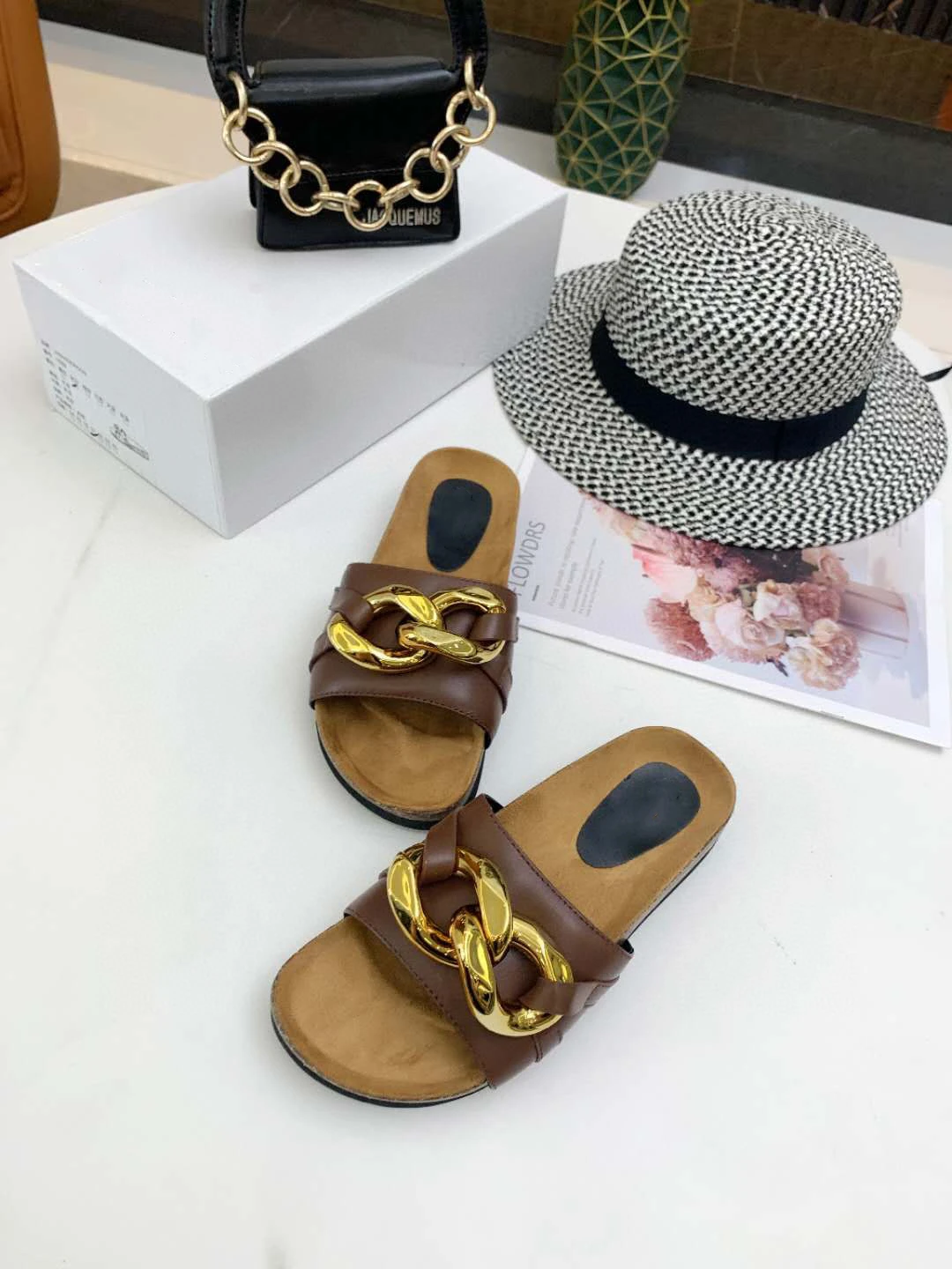 

New Brand Design Gold Chain Women Slipper Shoes Round Toe Low Heels Casual Slides Flip Flop