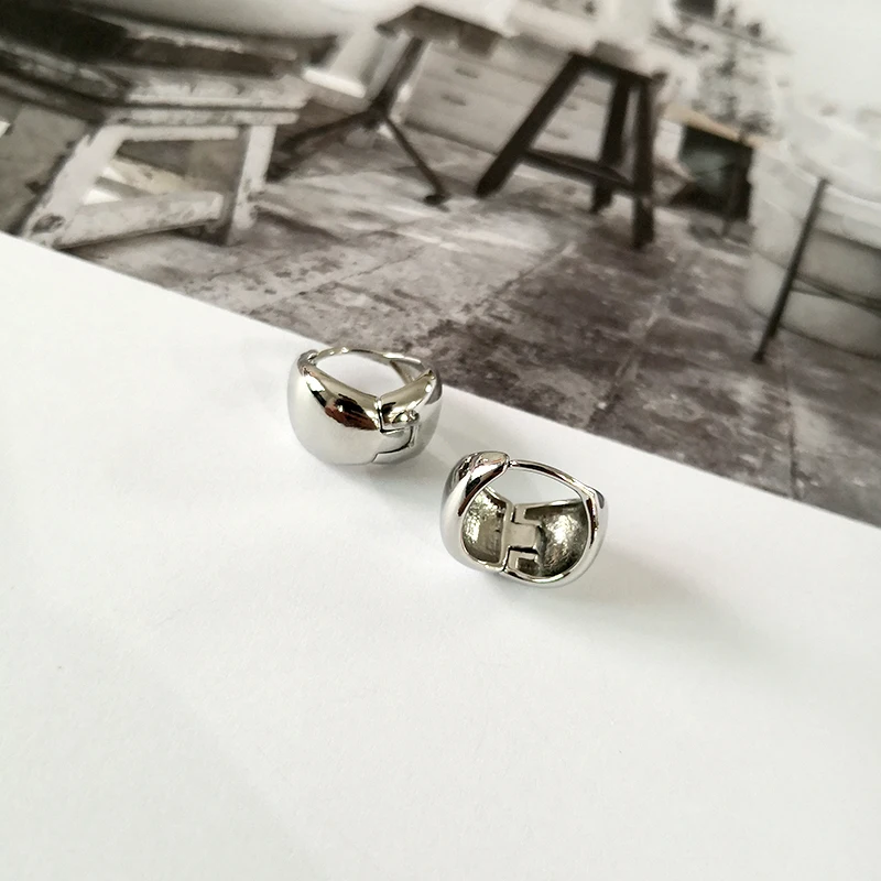 2019 модные широкие золотые серьги Peri'sBox в виде корзины полированные Huggie для