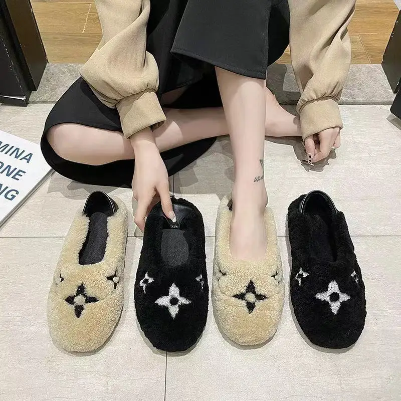 

Furry shoes for autumn and winter wear 2021 flat-bottomed two-way peas shoes women's shoes plus velvet warm lamb wool cotton