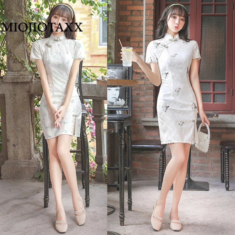 

Новый стиль лета 2022 года, улучшенное кружевное короткое платье-Ципао с разрезом спереди для молодых девушек, однотонное китайское платье, п...