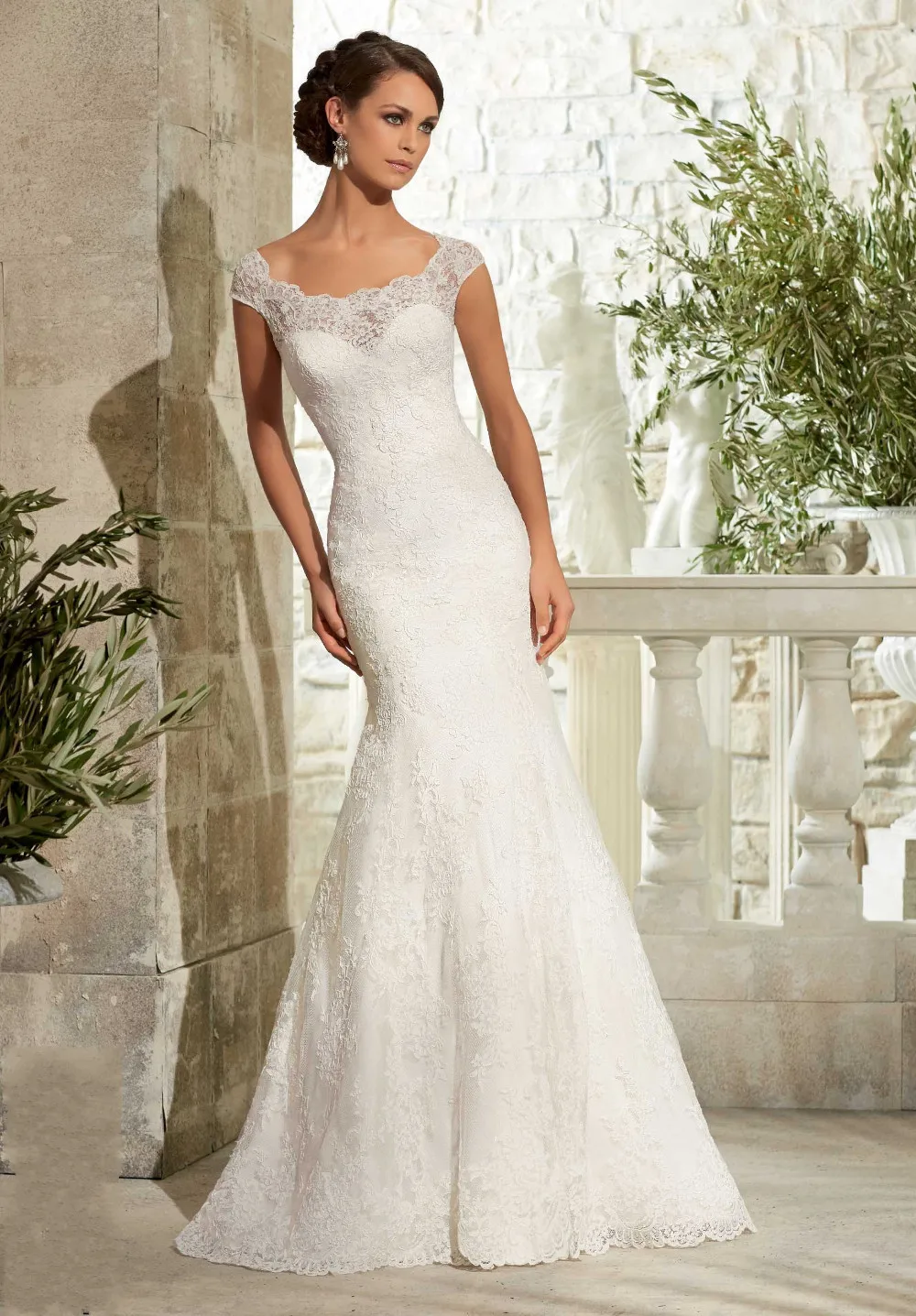 

Fancy Newly Designed Sheath Wedding Dresses Scoop Neck Cap Sleeve Custom Made Sexy See Through Back Lace Bridal Dress 2015