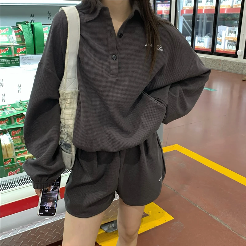 

Женский модный костюм из двух предметов, весенне-осенняя свободная спортивная одежда с длинными рукавами + повседневные спортивные шорты, Д...