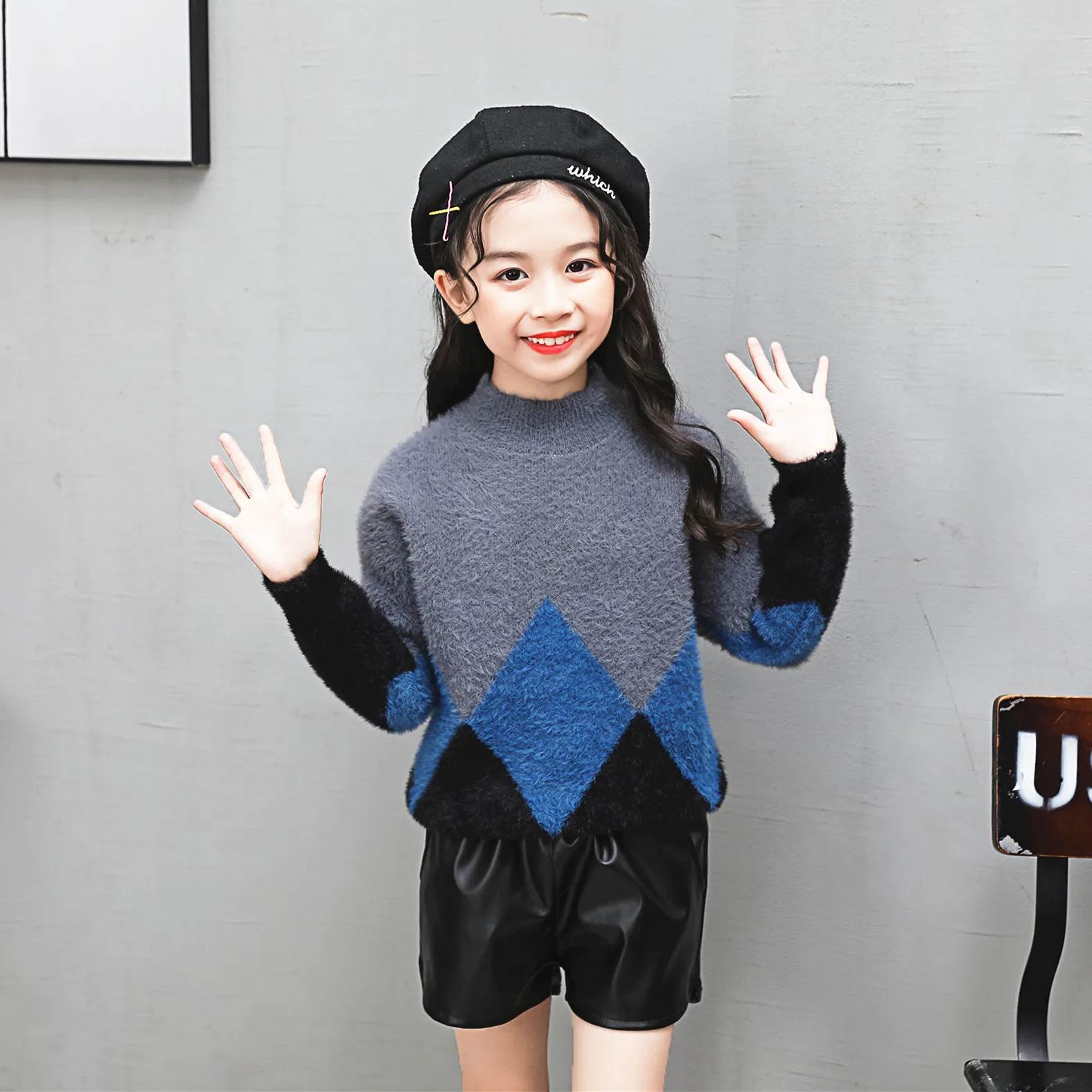 

Boy sweater pullover mink fleece sweater kids round neck sweater in the big autumn and winter models kids winter clothes