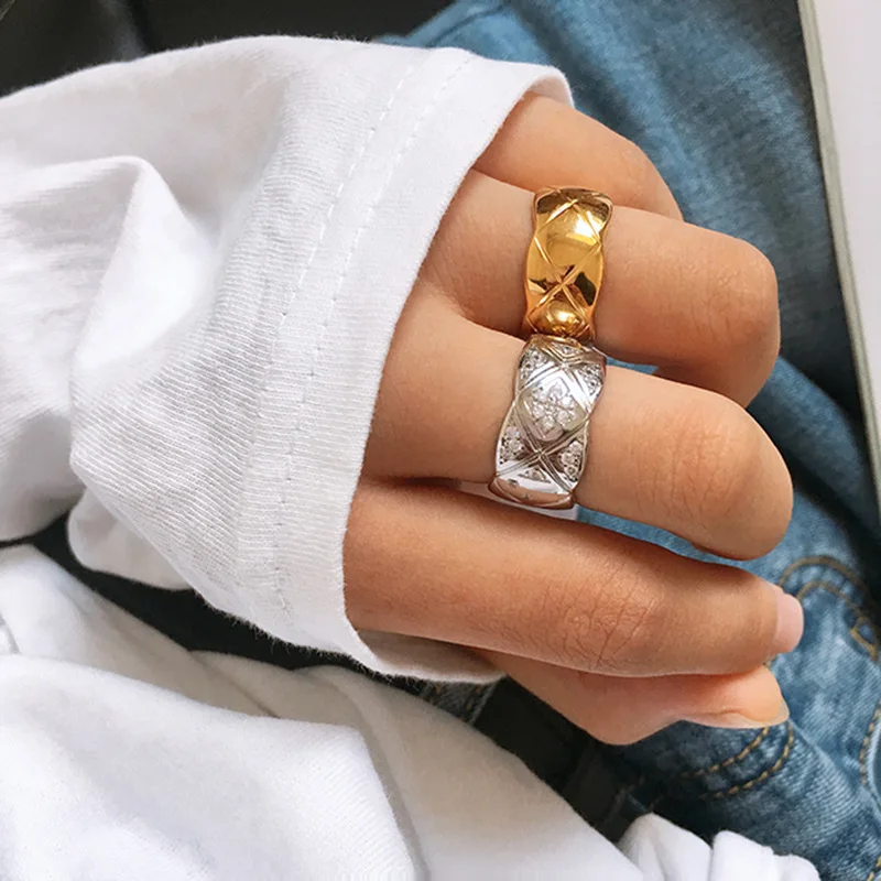

Korean style ring gold wide version stainless steel round jewellery trend in 2021 can match with all wearing vintage jewelry