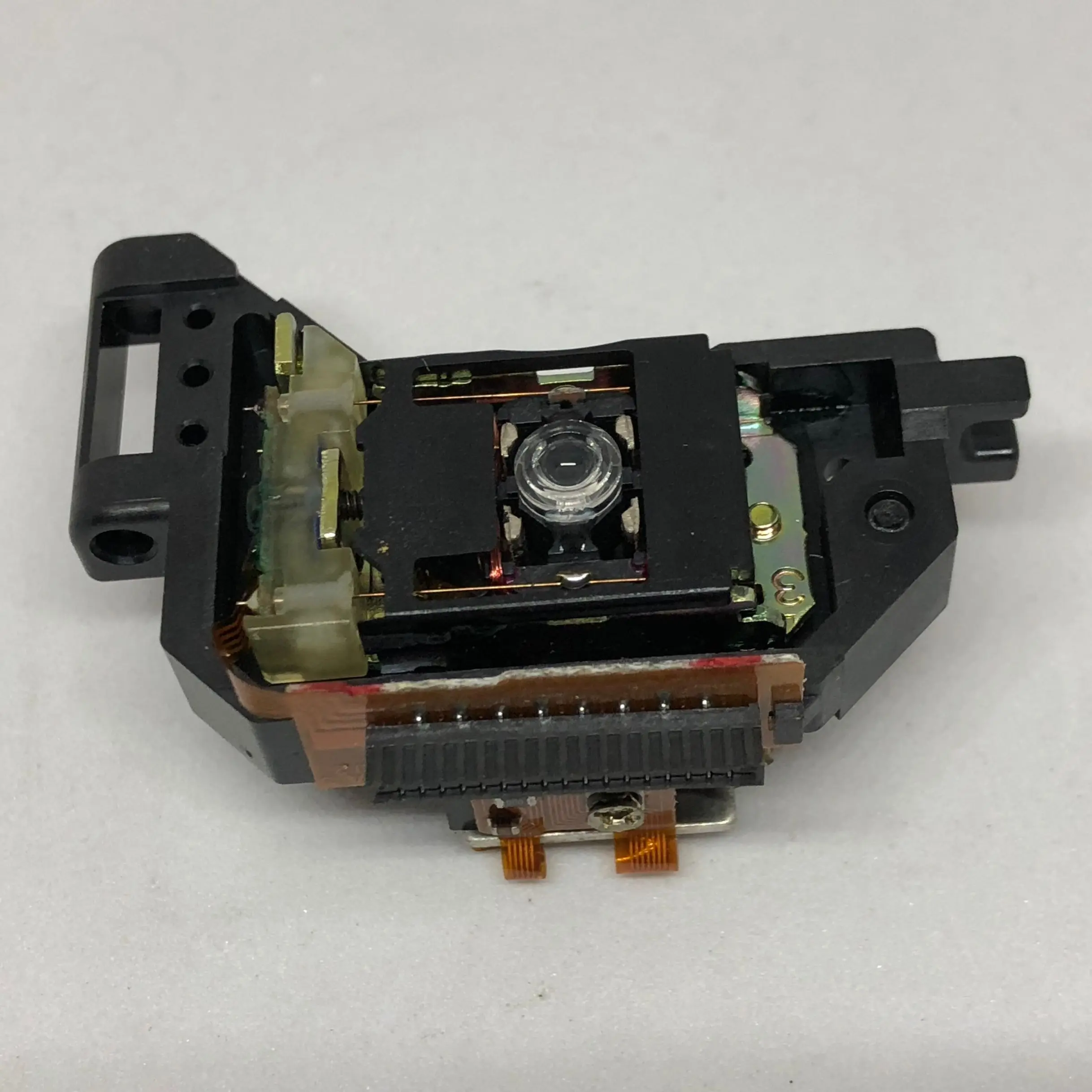 Совершенно новый лазерный объектив SFP151 P151 17PIN для того же использования SPU3200 16P TEAC