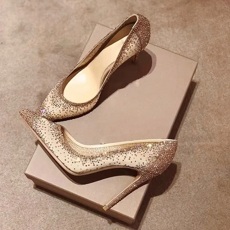 Роскошные свадебные туфли цвета шампанского с кристаллами лодочки острым носком