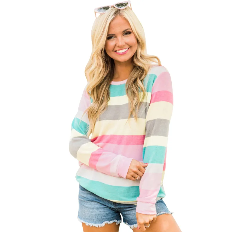 Яркие милые топы в радужную полоску осень 2019 модные футболки с длинным рукавом