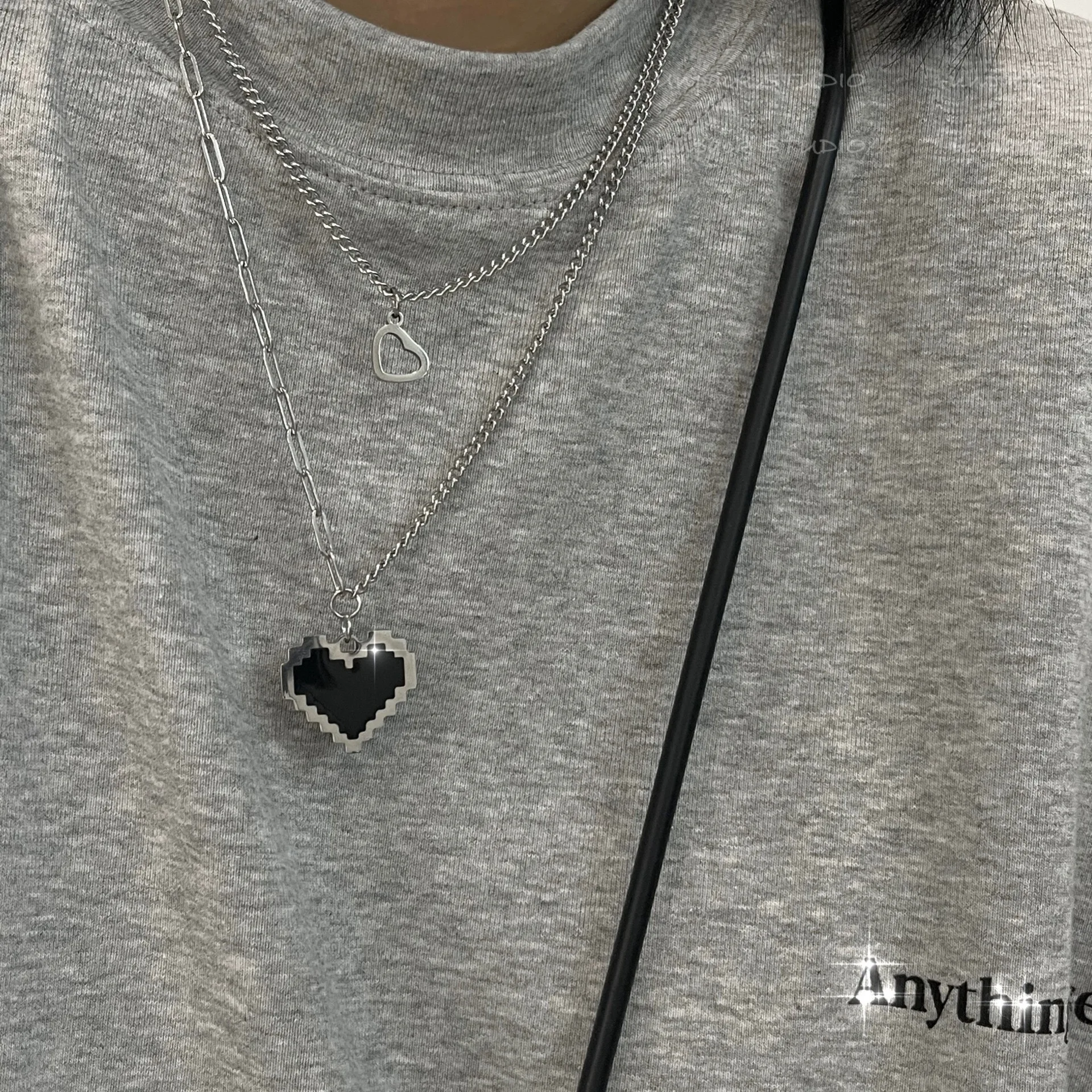 

Black mosaic love pixel heart pendant double titanium steel necklace ins cold wind hip hop clavicle chain tide