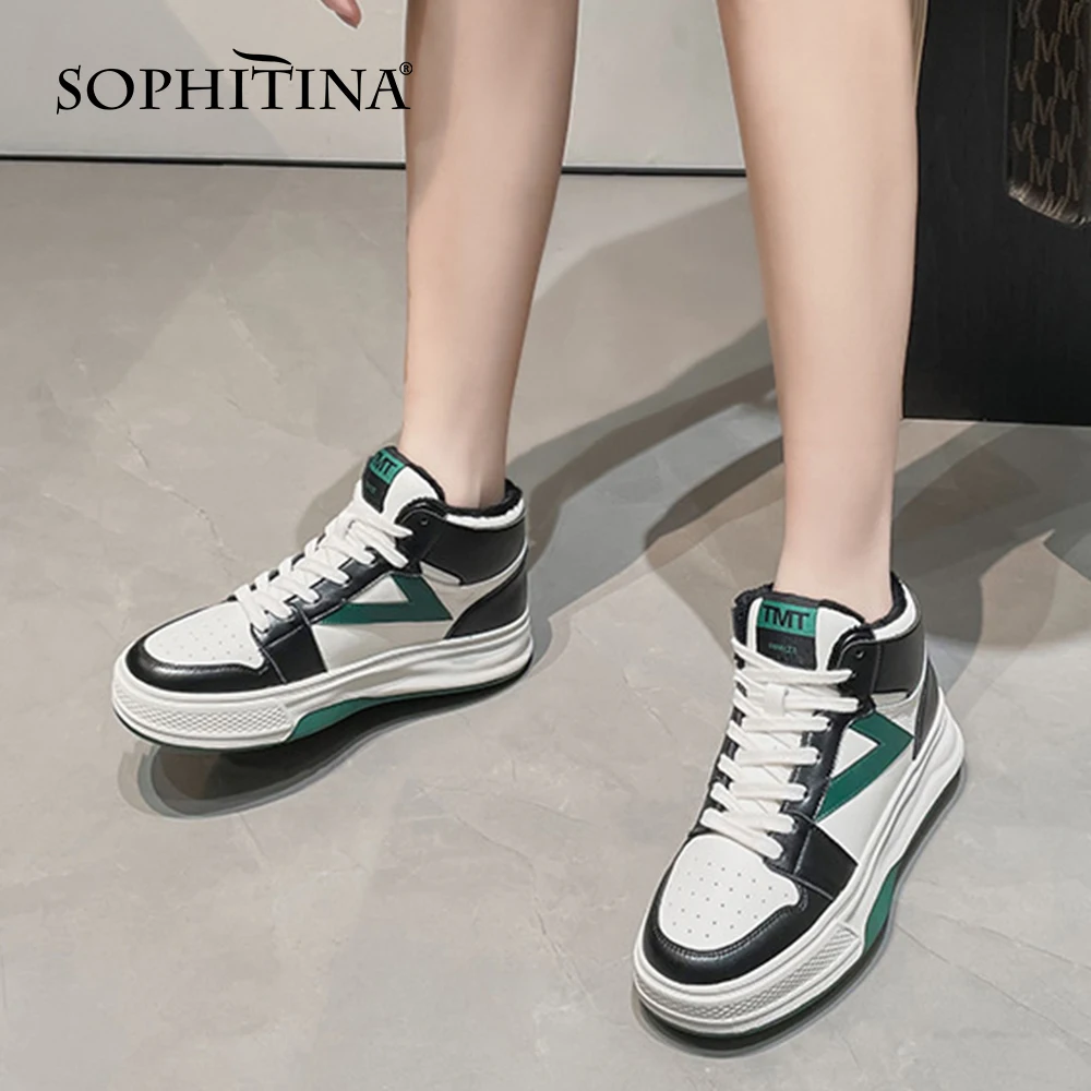 

Женские кроссовки на платформе SOPHITINA, удобная кожаная обувь для скейтборда, высокие плюшевые туфли со шнуровкой, на плоской подошве, YO855