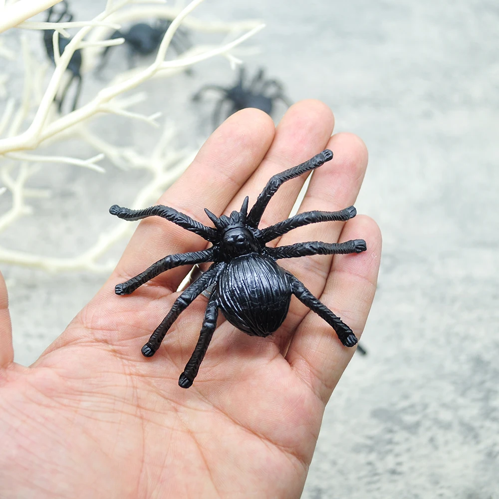 

12 plastic black spiders Halloween decorations and holiday supplies prank haunted house props indoor and outdoor decoration