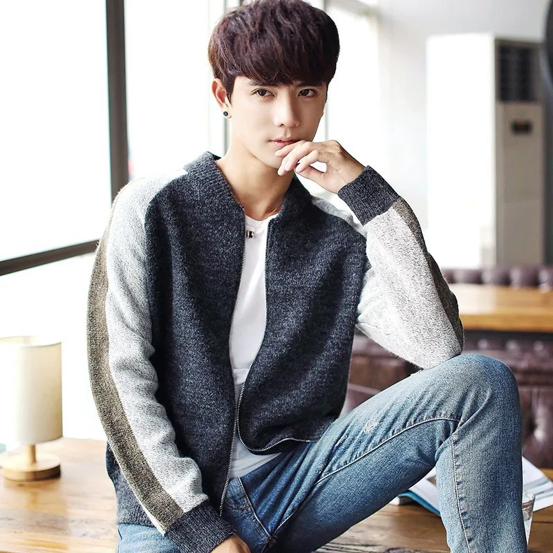 Мужской трикотажный свитер в полоску с V-образным вырезом | Мужская одежда