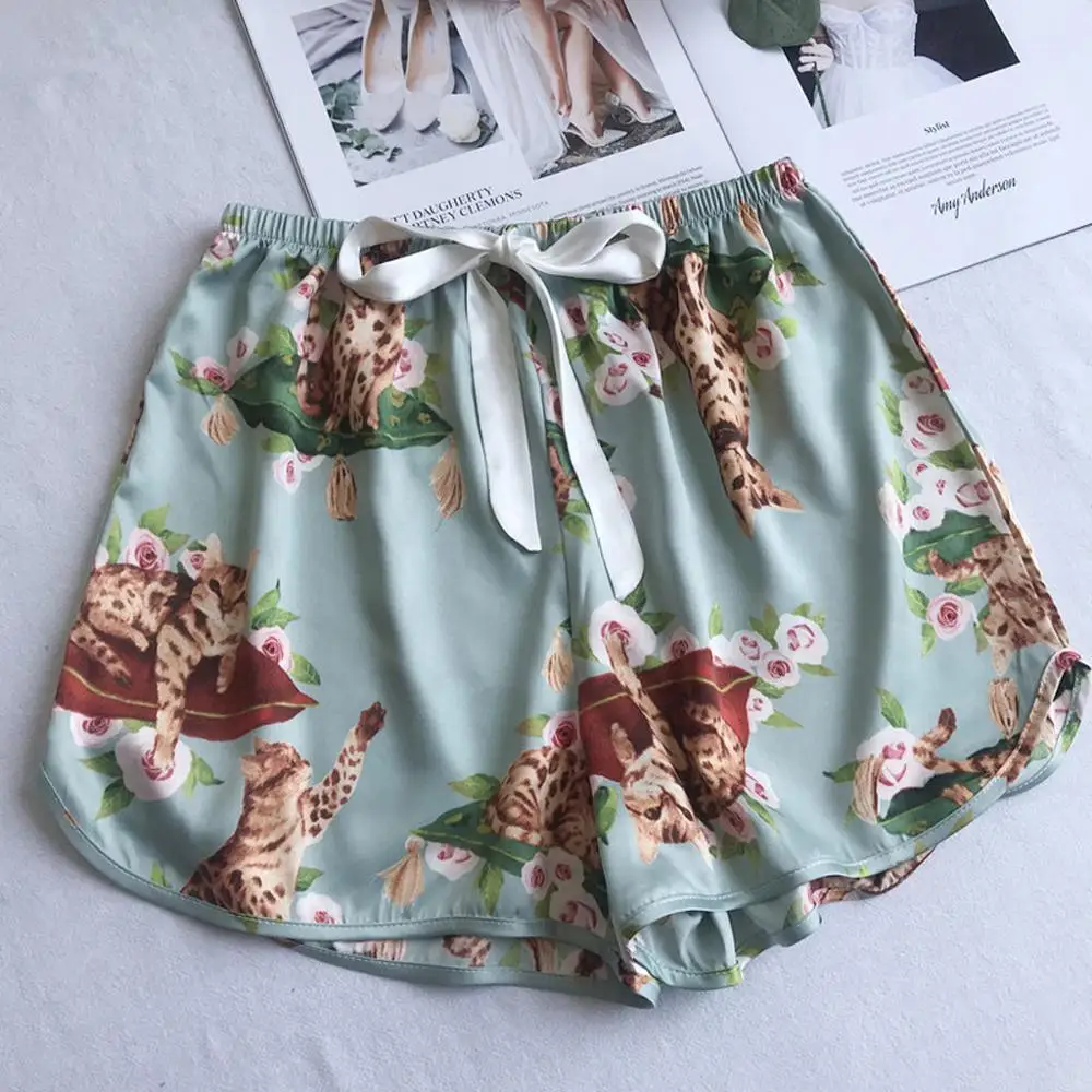 Женский Шелковый пижамный комплект летний с коротким топом и принтом кошки