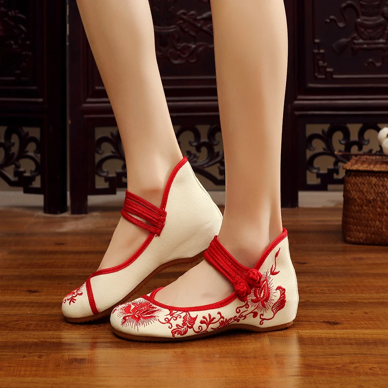 Бежевый Сезон весна-лето; Size35-41 женская обувь на плоской подошве; Винтажная обувь с цветочной вышивкой; Женская Повседневная тканевая танцевальная обувь в китайском стиле «Старый Пекин» - Цвет: Бежевый
