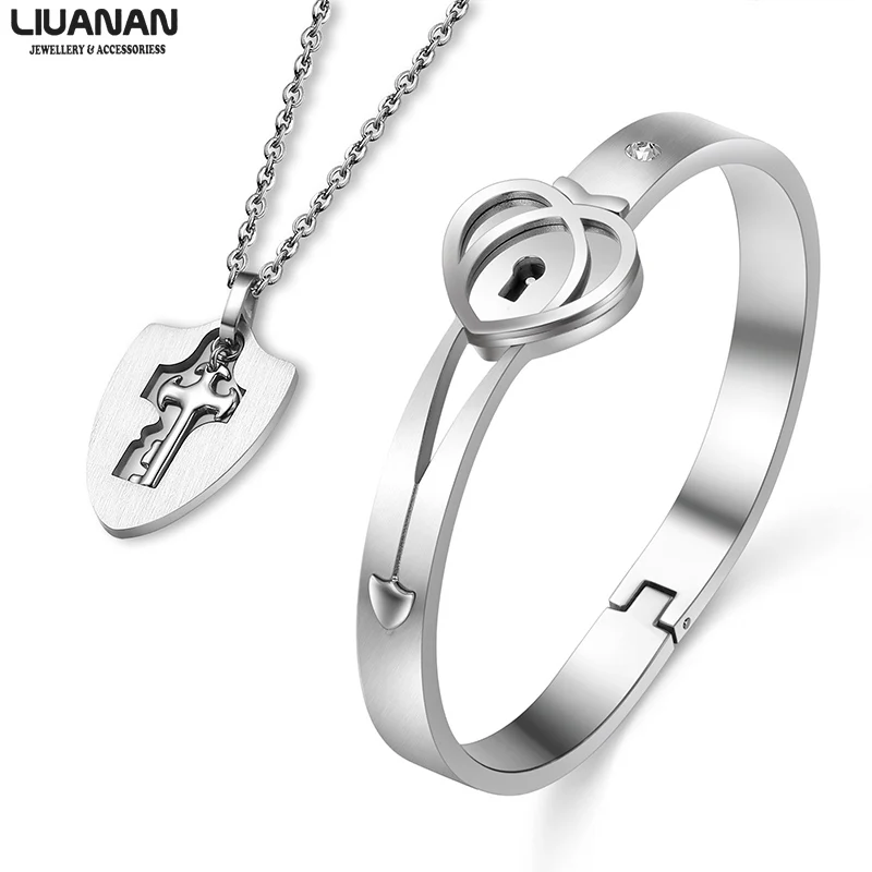 

Couple Jewelry Set for Lovers Stainless Steel Love Concentric Lock Key Bracelets Key Pendant Necklace Couples Relationship Gift