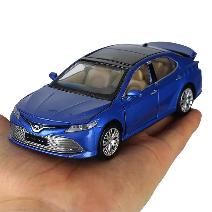 Имитация автомобиля Camry 1:32 из сплава 6-дверная конструкция игрушки с имитацией