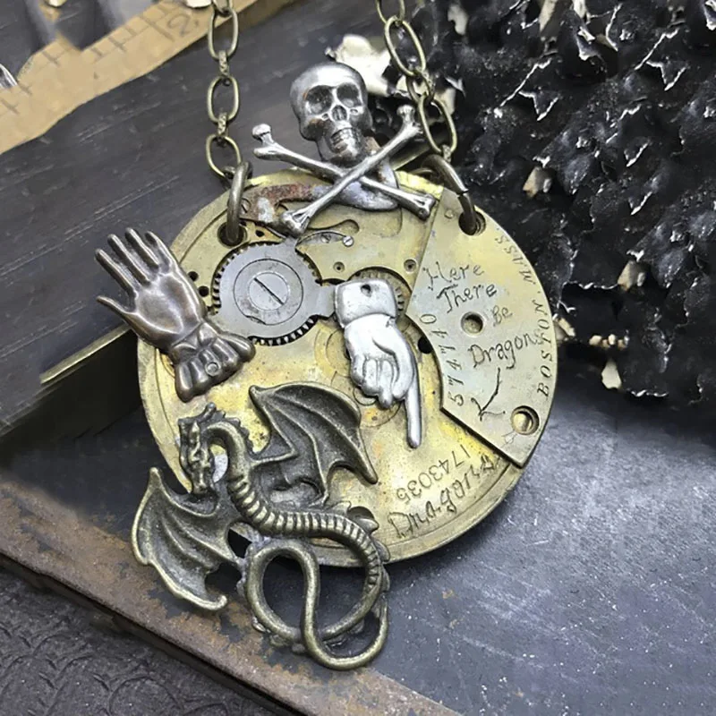 

Punkboy Gothic Mechanical Gear Flying Dragon Wing Skull Hand Clock Alloy Pendant Necklace Viking Retro for Men Party Jewelry