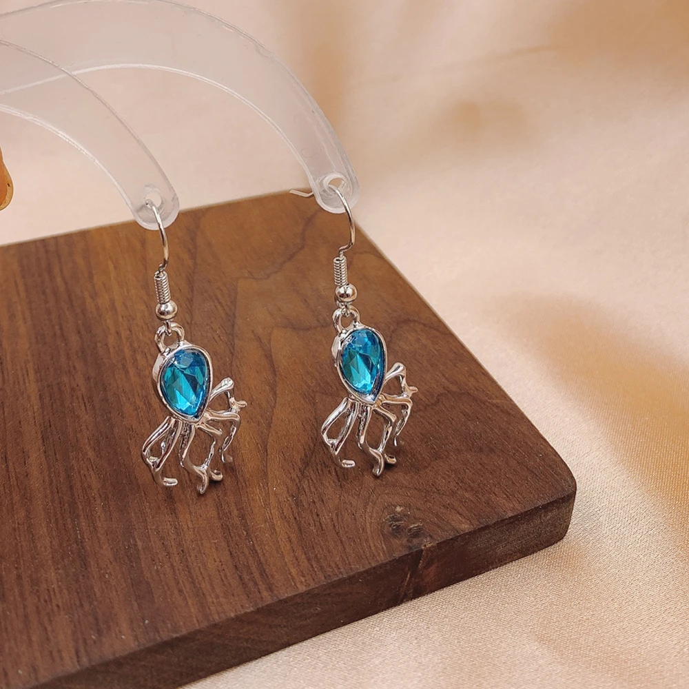 Модные простые серьги-подвески в виде осьминога с кристаллами и камнями для