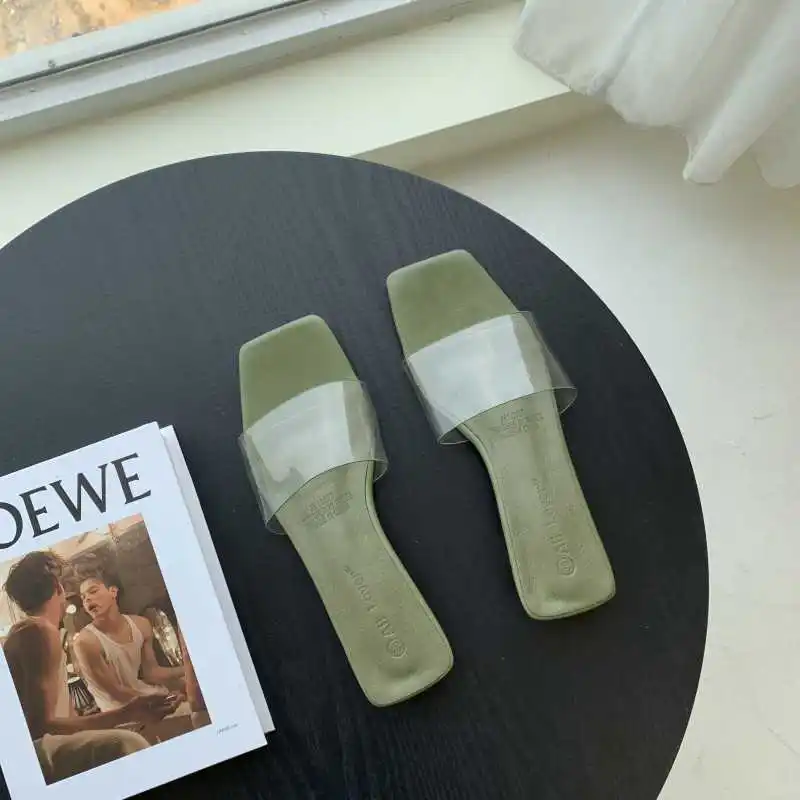 

summer new 2021 2021 Korean summer new fashion flat bottom transparent flip flops for women