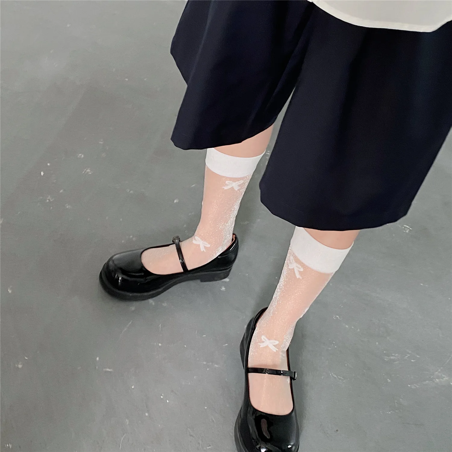 

Newest Lolita Calf Socks Spring and Summer Flocking Bowknot Girl Hollow Two Wear Sweet Personality Knee Fishnet Socks