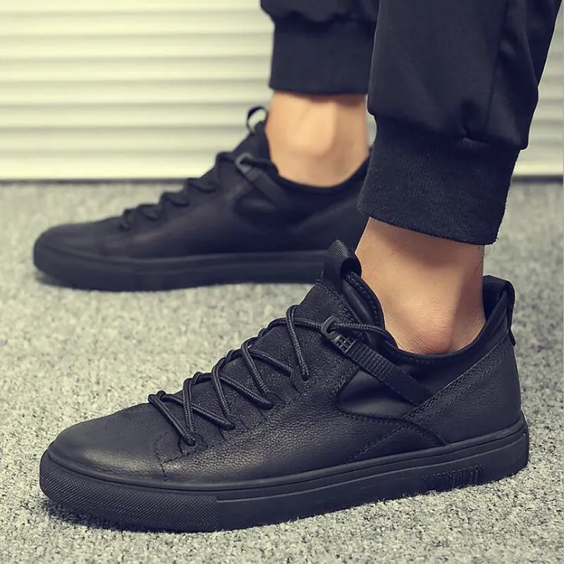 

New Hot sale fashion male casual shoes all Black Men's leather casual Sneakers fashion Black white flats shoes LH-57