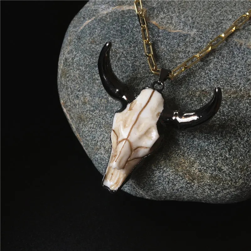 

FUWO Longhorn OX Head Pendant With Black Gun Plated High Quality Gold Brass Charm Vintage Western Jewelry Wholesale NC096
