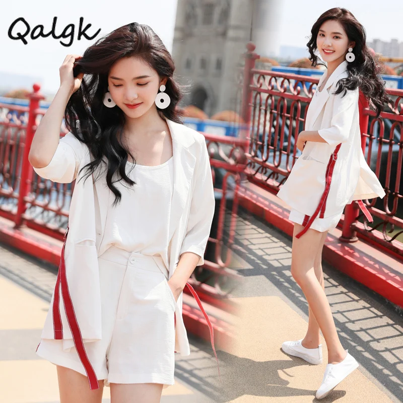 Комплект женский с длинными рукавами маленький костюм ремнями шорты из трех