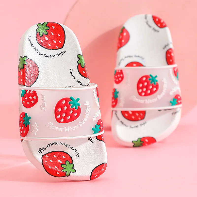 Летние модные детские тапочки прозрачная обувь для девочек Клубничные родителей