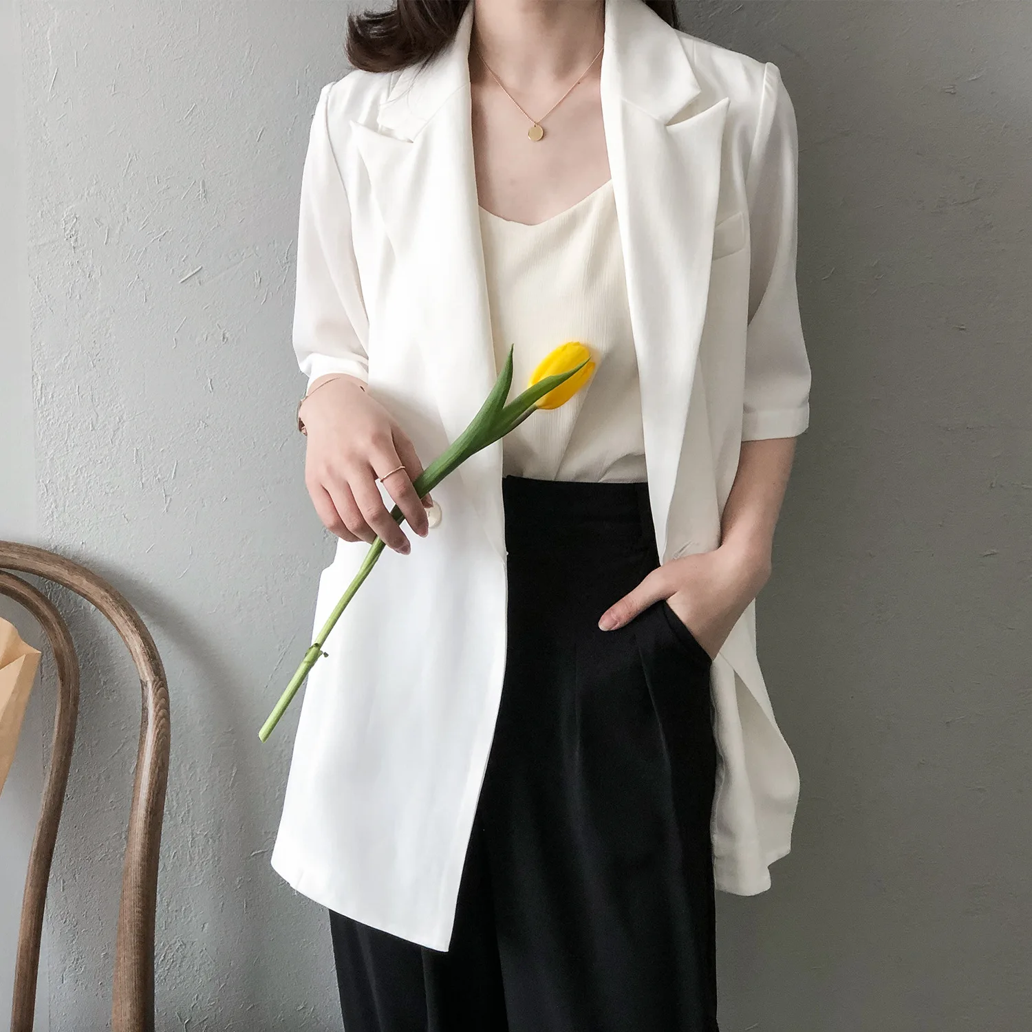 

Suit Jacket female design thin spring summer close waist belt jacket Korean edition loose commuting fashion