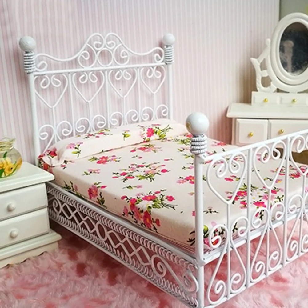 

Kawaii Furniture Dollhouse Miniature Furniture Accessories Mini Bed Furniture Double European Style Iron Accessories