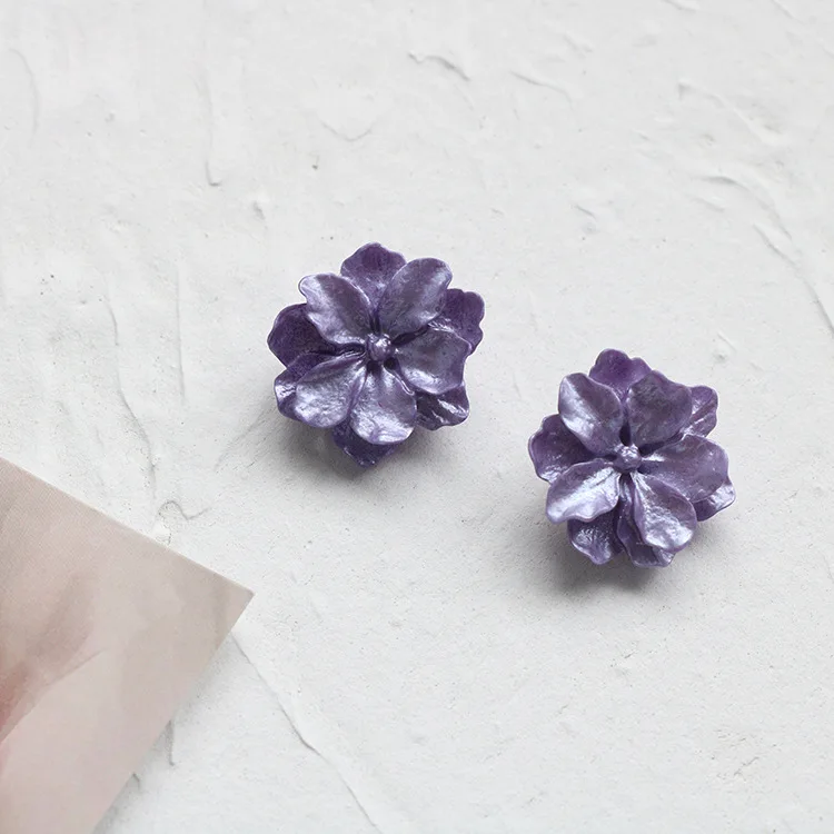 

Japan and South Korea new dream purple girl flower earrings sweet wild small fresh temperament retro French earrings ear clips