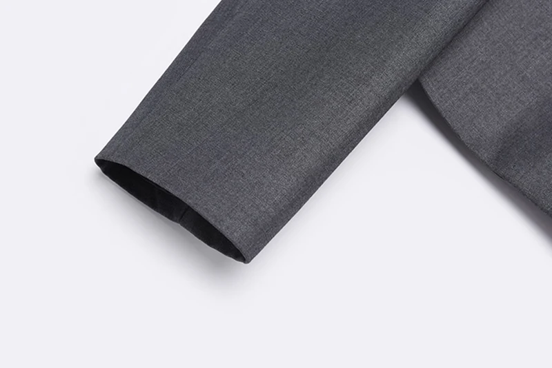 

[EAM] Women Gray Shoulder Paded Short Straight Blazer New Lapel Long Sleeve Loose Fit Jacket Fashion Spring Autumn 2021 1DD4715