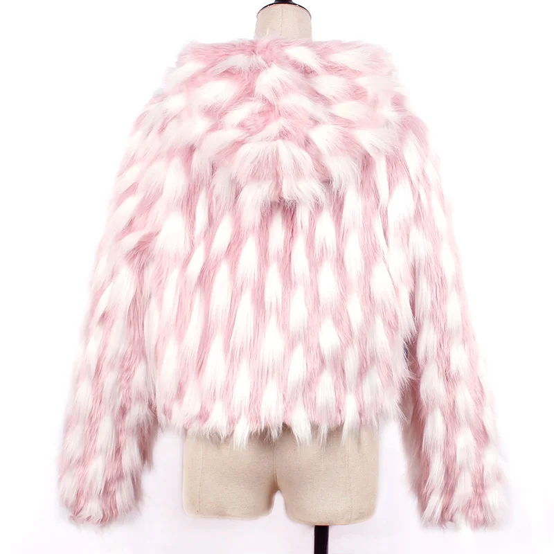 Куртка женская из искусственного меха модная Праздничная пушистая теплая