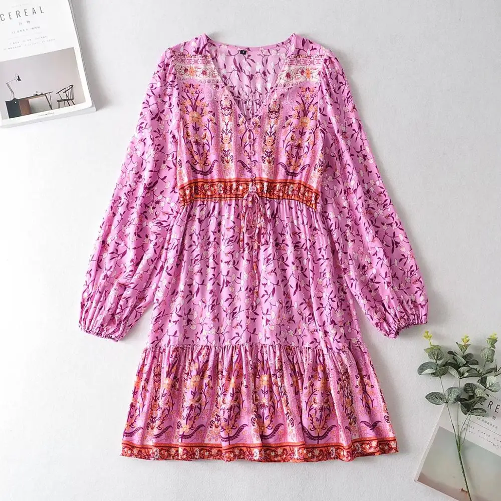 Богемное короткое платье с V-образным вырезом и цветочным принтом длинным