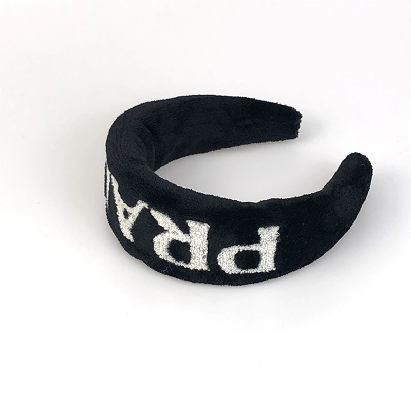 Женская повязка на голову с вышивкой в виде букв |