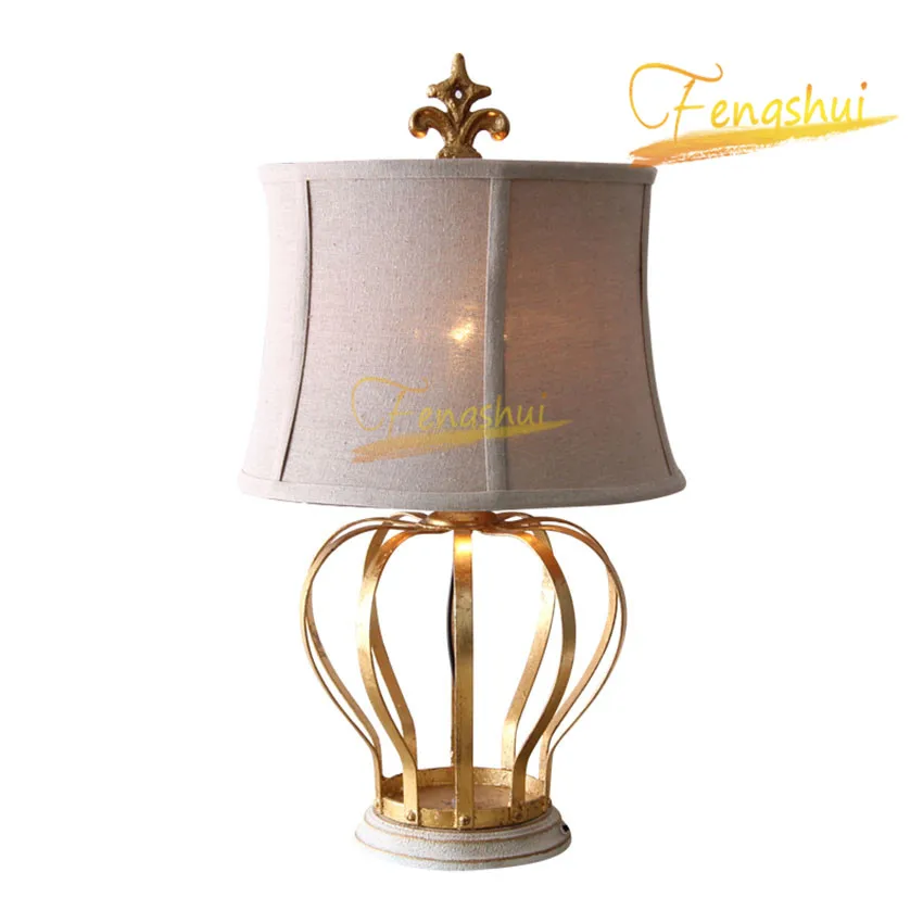 

Nordic Creative Crown LED Table Lamp Lighting Modern Golden Foil Iron Art Table Lights Bedroom Bedside Living Room Deco Fixtures