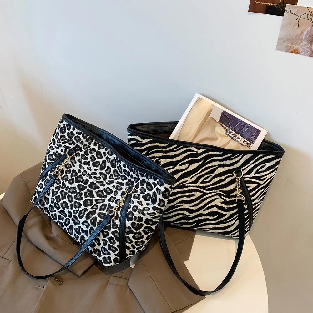 

Women Shoulder Bags Leopard Print Autumn Winter Retro Plush Ladies Daily Leisure Crossbody Handbags for Shopping
