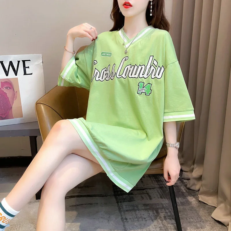 Женский свитшот с вышивкой в виде букв V образным вырезом и коротким