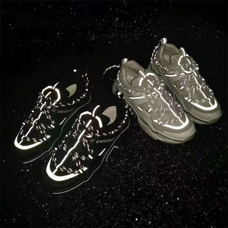 Женские кроссовки со светоотражающими вставками Белые Повседневные на