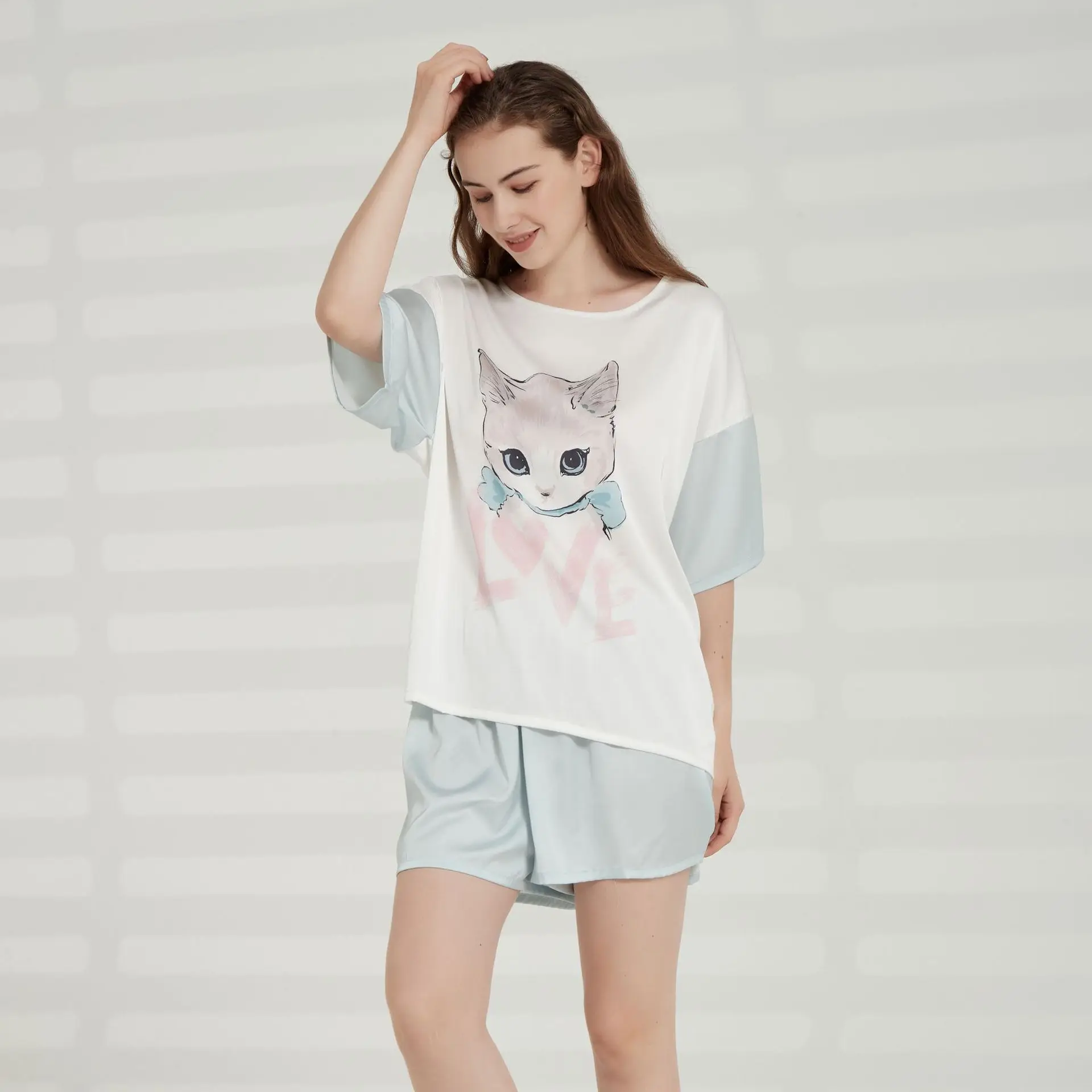 

Camisones Sexys Summer New Pyjama Short Sexy Pyjama Satin Femme Cool Shorts Short Sleeve Two Piece Set Women Pajamas Sleepwear