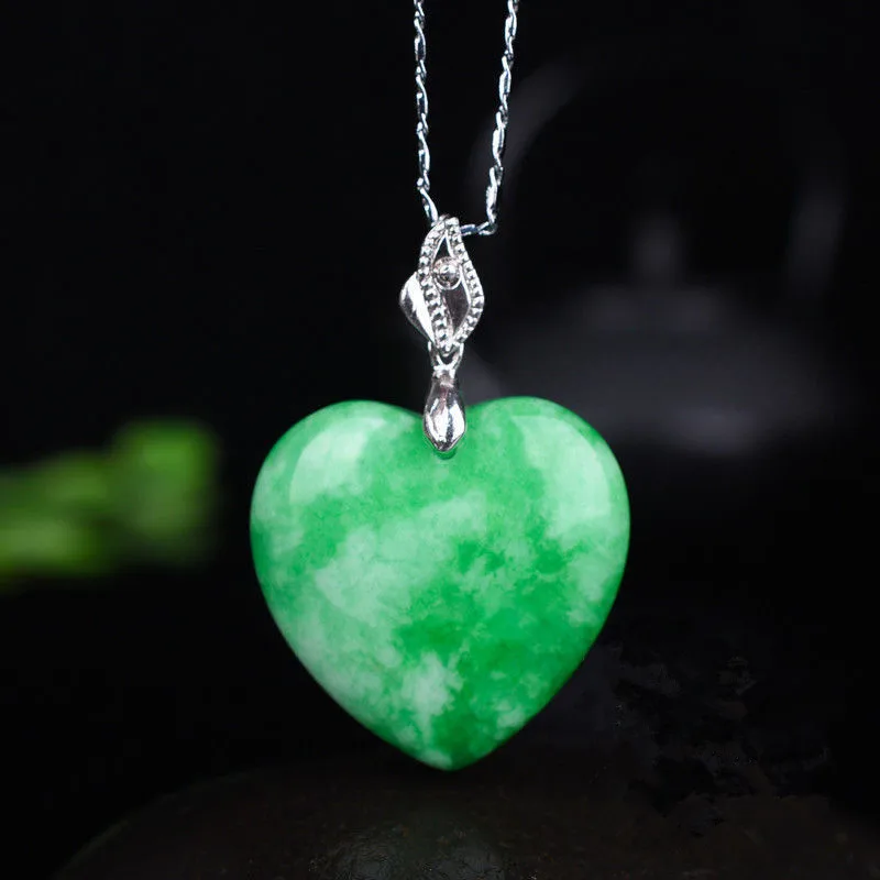 Carved Natural Green Jade Heart Pendant Chinese Love Necklace Charm Jadeite Jewellery Fashion Lucky Man Woman Amulet Gifts